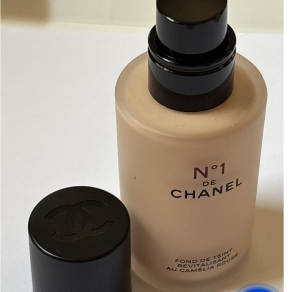 CHANEL N°1 De Chanel Foundation BR22